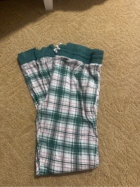 Women’s Green Plaid Pajama Pants - Comfortable Holiday Sleepwear Little Sleepies
